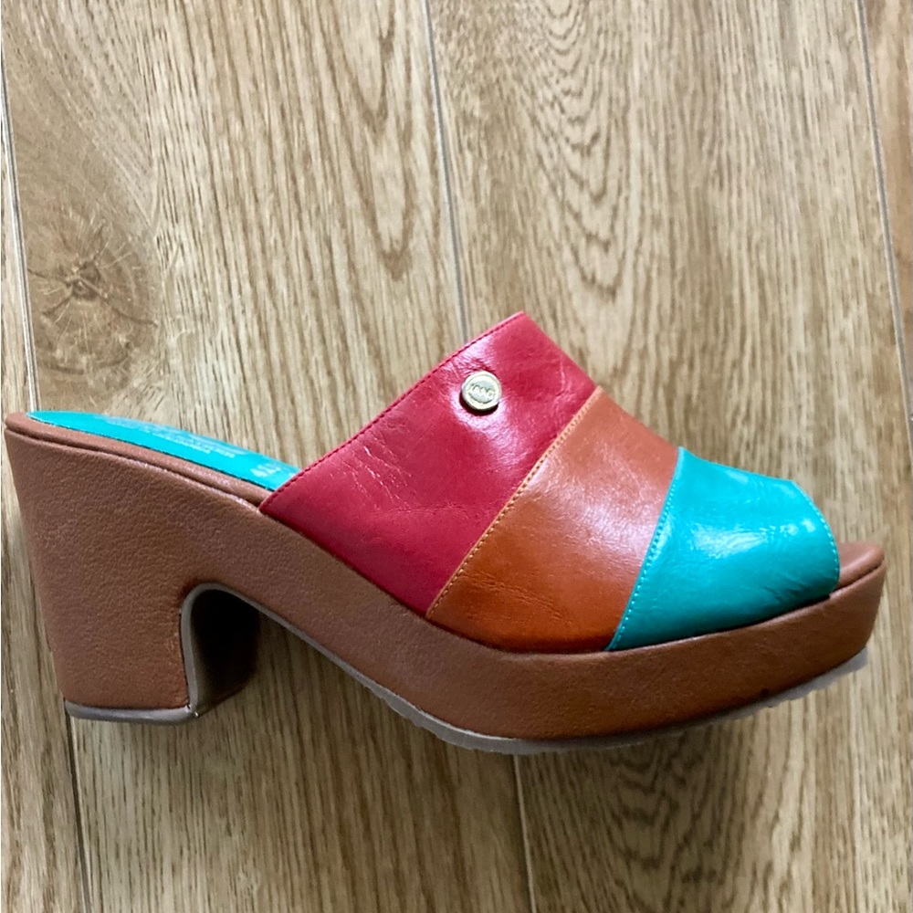 NEW🆕️ Leather Clogs. "LAND Leather Goods"  Premium Clogs made in Colombia